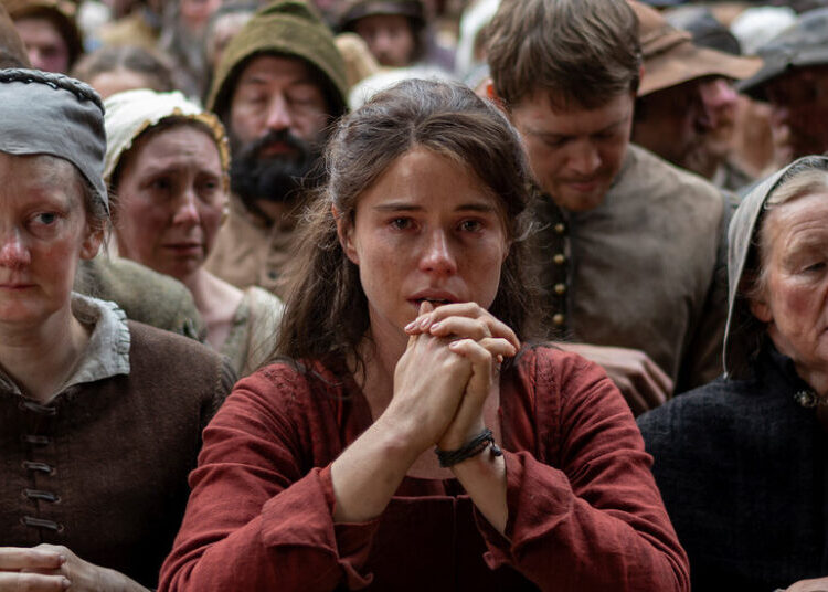 Watch a Haunting Theatrical Scene From ‘Hamnet’