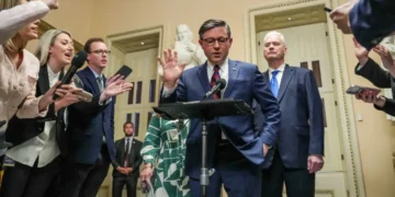 ‘Let me answer!’ Mike Johnson takes out frustration on Fox News reporter