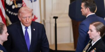 Trump baffles as he goes off script during Medal of Honor ceremony