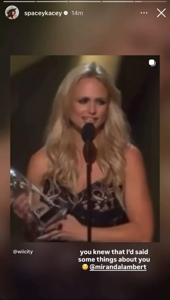 Kacey Musgraves' Instagram Story showing Miranda Lambert speaking at a microphone while holding an award.
