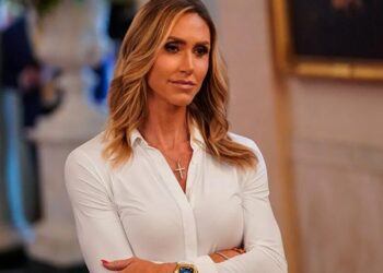 Lara Trump torched for ICE photo op as TSA goes unpaid: ‘Someone more useless than you’