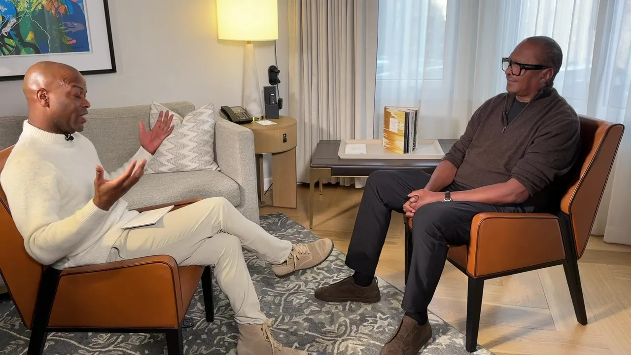 Kendis Gibson and Mathew Knowles.