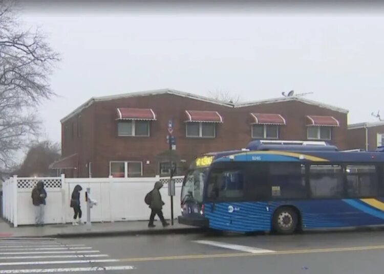 NYC mom of 3 randomly slashed four times by masked maniac on way to bus stop: ‘I’m scared to go home’