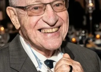 Alan Dershowitz lobbies Trump for pardon of ‘orgasmic meditation’ company: report