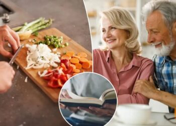 Happier and healthier people do these 6 things every day, says wellness expert