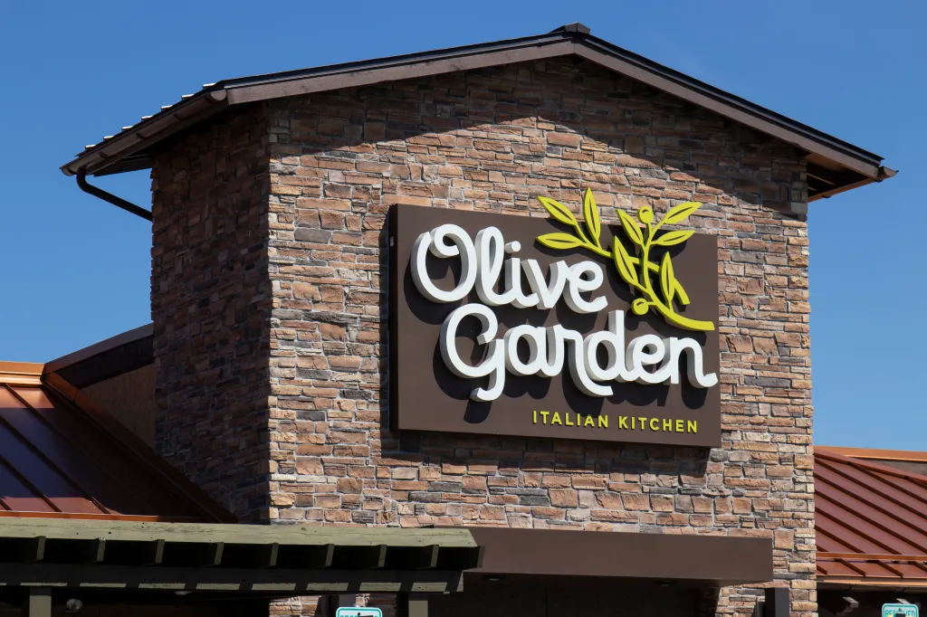 Sign for Olive Garden Italian Kitchen restaurant.