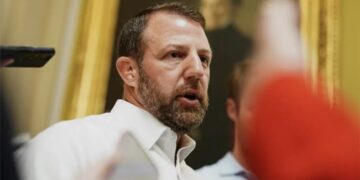 New Trump pick’s fiery insult at fellow Republican could blow up his DHS confirmation