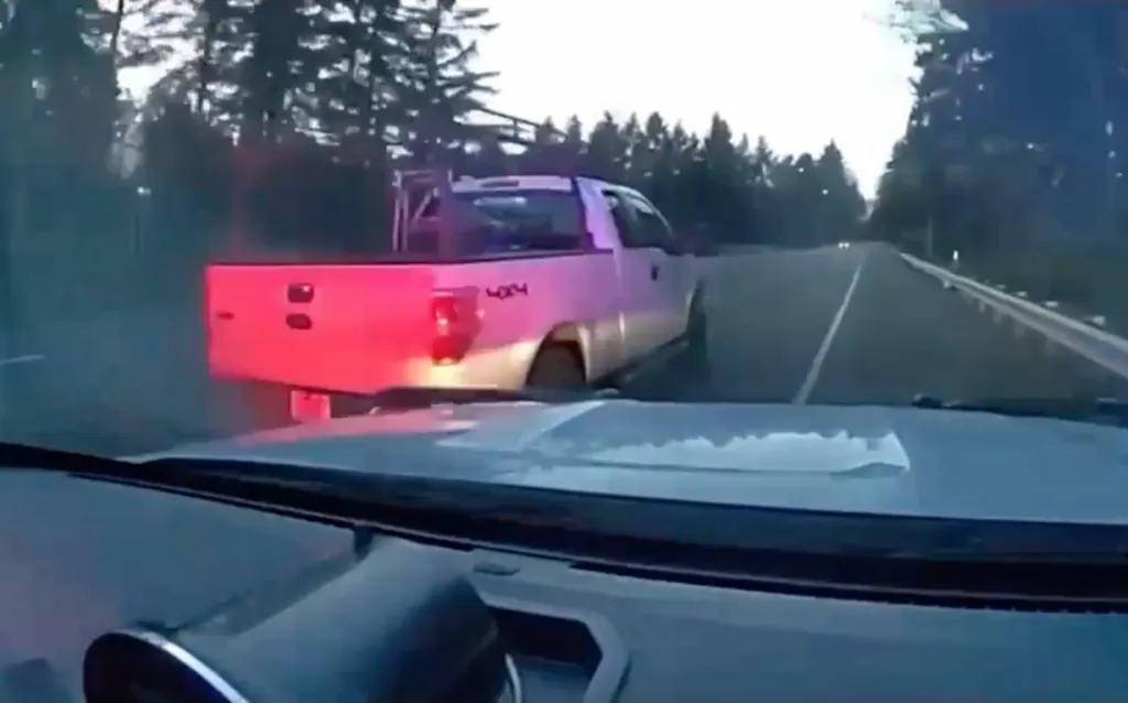 Police dashcam video shows deputies pursuing a pickup truck during a high-speed chase that reached triple-digit speeds before the suspects fled on foot. 