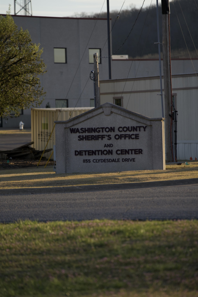 A stone sign for Washington County Sheriff's Office and Detention Center.
