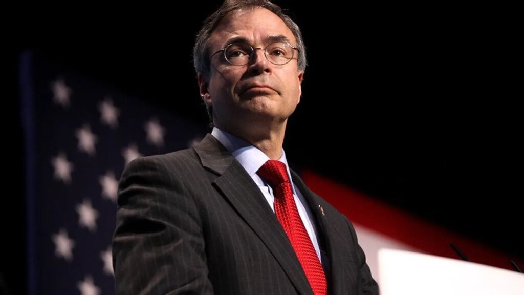 Freedom Caucus chair just smiles when asked about massive package to fund Trump’s war