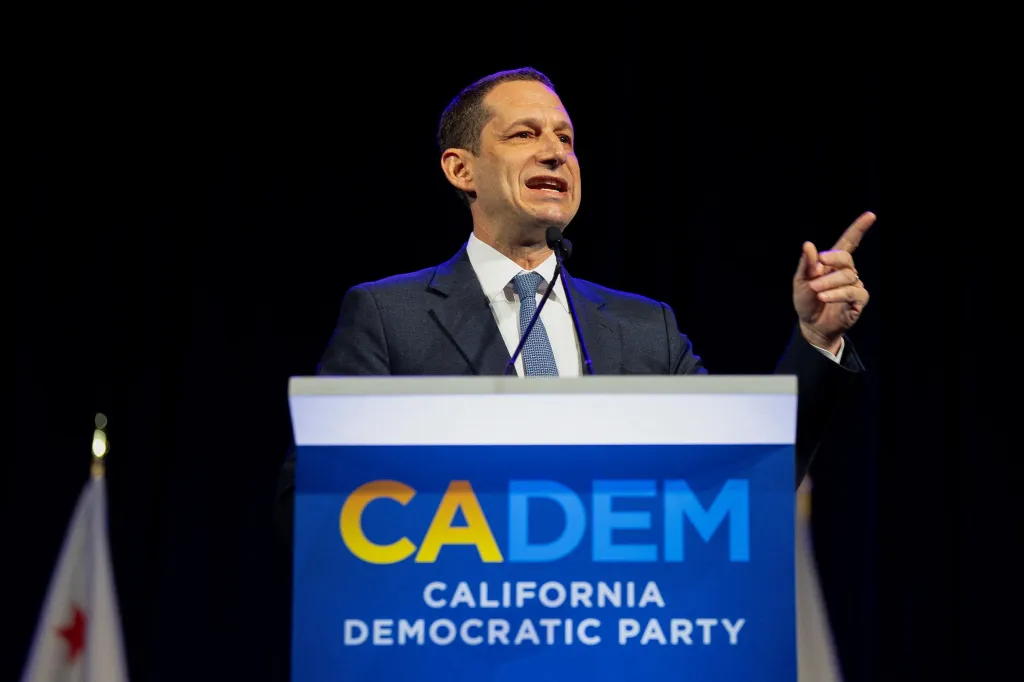 San Francisco Mayor Daniel Lurie speaking at the California Democratic Convention.