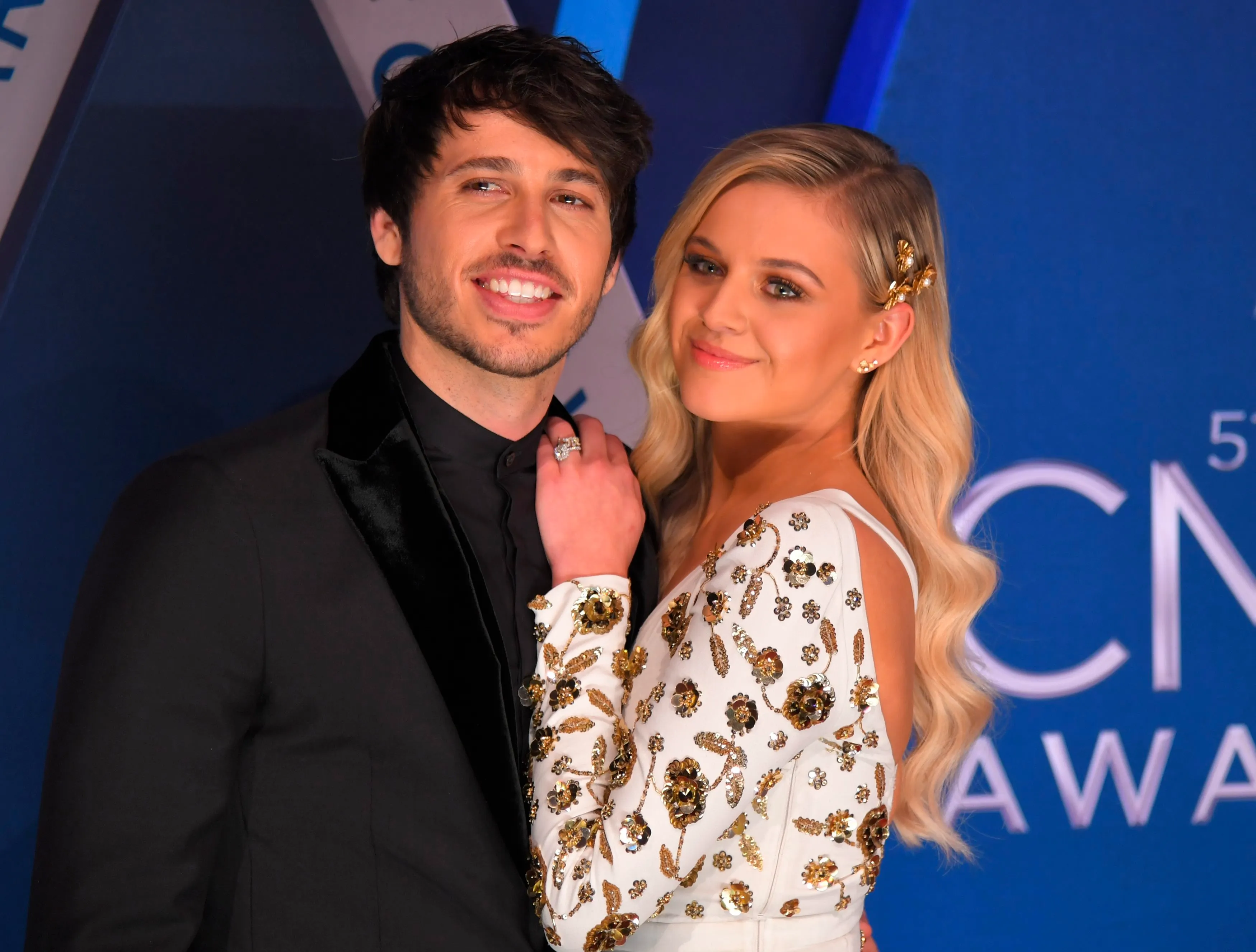 Morgan Evans and Kelsea Ballerini at the CMA Awards on Aug. 11, 2017.