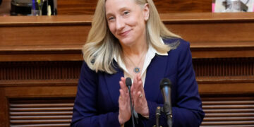 Abigail Spanberger faces a national test with Virginia redistricting