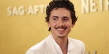 Jamie Lee Curtis, The New York Times Add Fuel to Debate Over Timothée Chalamet’s Ballet, Opera Dig