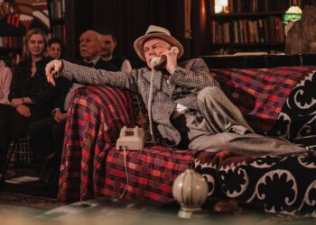 ‘Tru’ Off Broadway Review: Jesse Tyler Ferguson Works Hard to Make Truman Capote a Real Bore