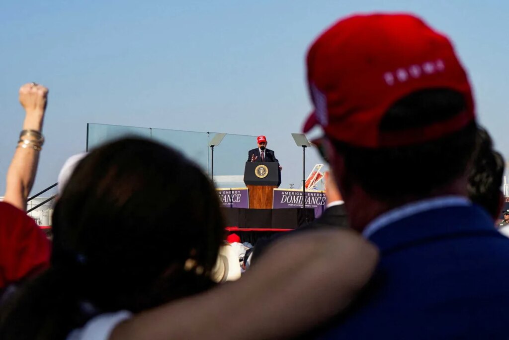 Prominent conservative predicts Trump will be left stranded by his MAGA supporters