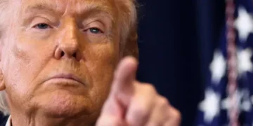 ‘Crazy pills’: Internet in disbelief watching Trump’s ‘double speak’ on Iran war