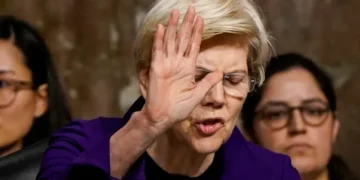 ‘$11,500 every second!’ Elizabeth Warren appalled by Trump’s spending hypocrisy