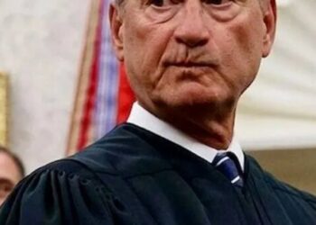 Justice Sam Alito shamed as ‘absolute embarrassment’ over case involving billionaire pal