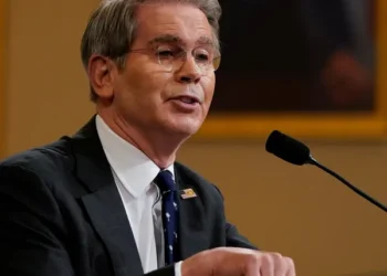 Feds make it harder for immigrants to send money to family