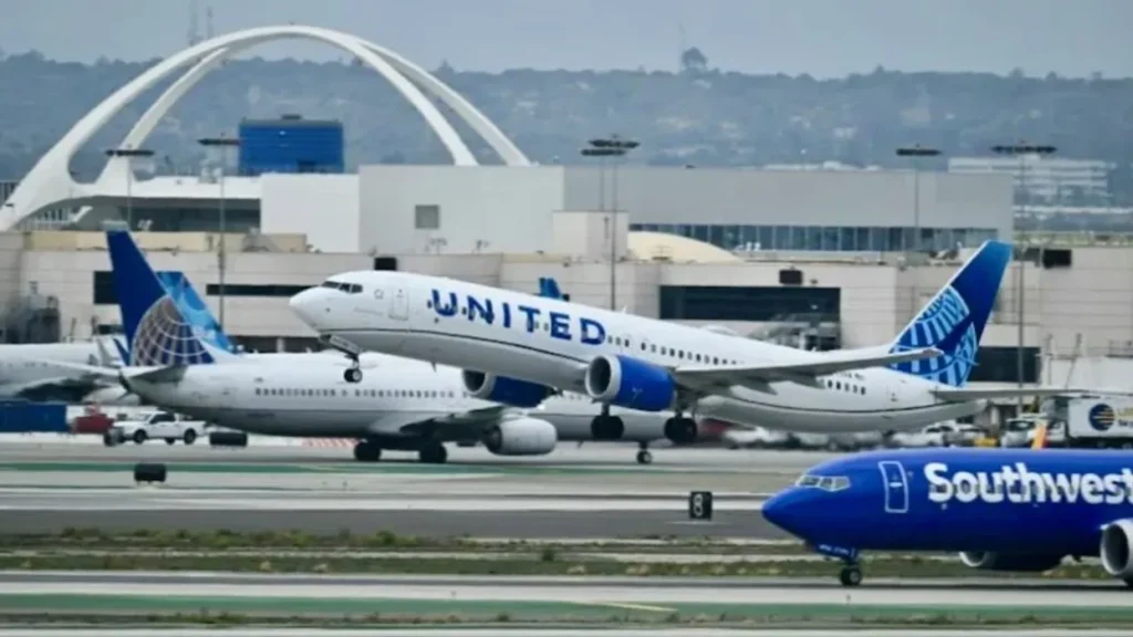 ‘Cataclysm’: United CEO’s Iran war memo spooks travelers as oil prices skyrocket