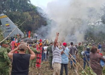 Military plane with 125 aboard crashes in Colombia. At least 77 injured