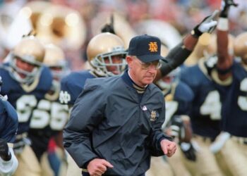 Lou Holtz, Hall of Fame coach who led Notre Dame to 1988 national title, dies
