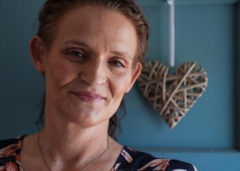 Women say wage gap holds them back, men say no such thing, new poll finds