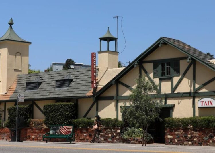 The last days of 99-year-old Taix: Stolen art, French onion soup lines and an online auction