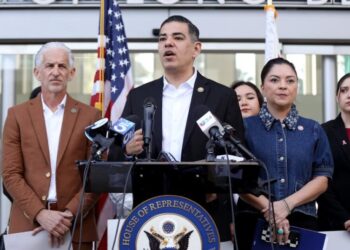 Candidates scramble, one quits, after redistricting shakes up California’s congressional races