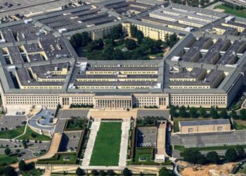 Judge weighs New York Times bid to block policy limiting journalists’ access to Pentagon