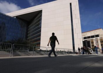 LAPD officer under investigation for allegedly taking cash from unlocked Tesla