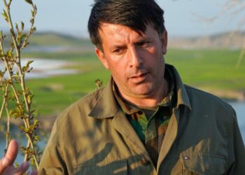 Kurdish Iranian dissidents in Iraq deny attack plans but say they would join a U.S. invasion of Iran