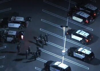 Police kill suspected gunman in Pasadena shootout; 1 officer, 1 victim wounded