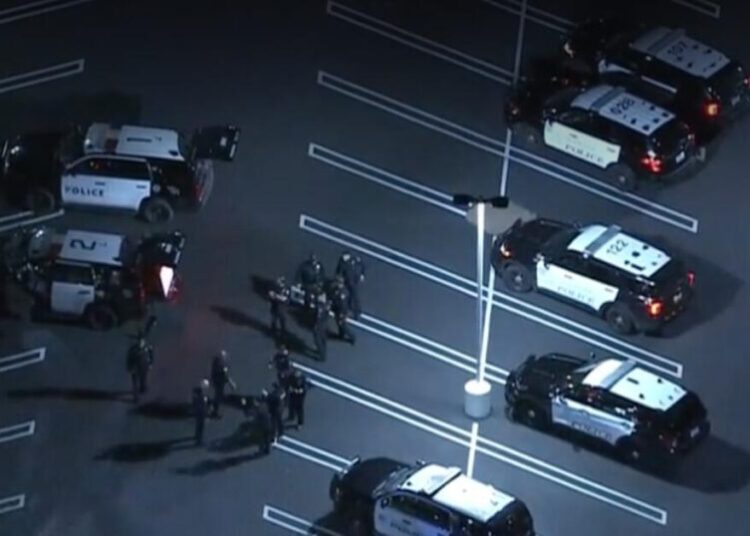 Police kill suspected gunman in Pasadena shootout; 1 officer, 1 victim wounded