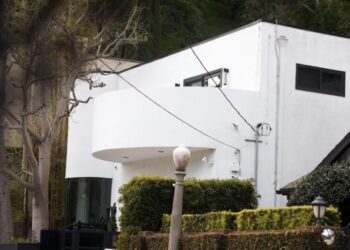 How a man’s death in Beverly Hills exposed a sprawling Hollywood drug delivery business