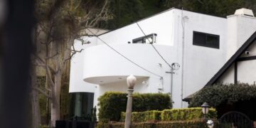 How a man’s death in Beverly Hills exposed a sprawling Hollywood drug delivery business