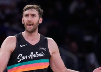Spurs’ Luke Kornet wants Hawks to call off ‘Magic City Monday’ collaboration with strip club