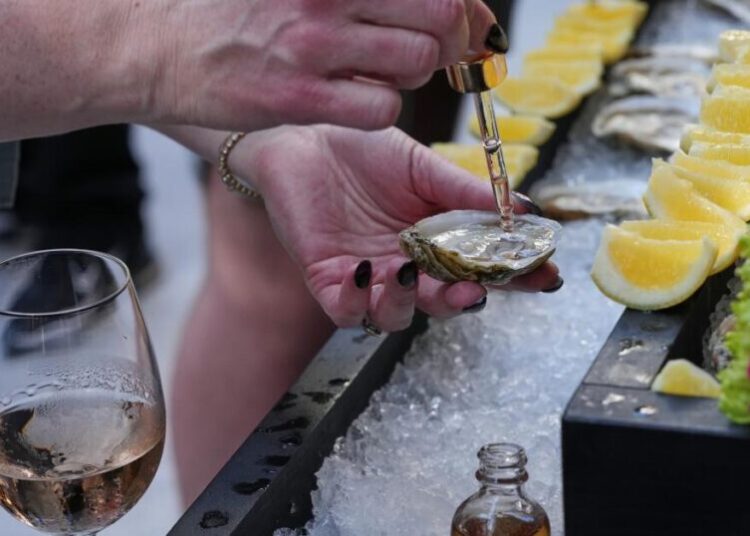 Shellfish sold to California restaurants recalled for possible norovirus contamination