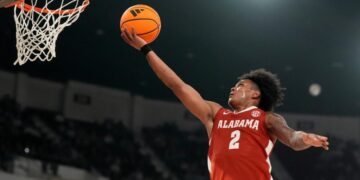 Alabama guard Aden Holloway arrested on felony drug charge days before NCAA tournament