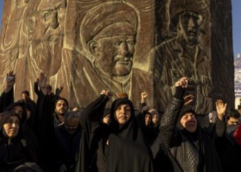 Tehran after Khamenei’s death: Rallies of mourning but also dancing in the streets