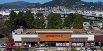 Why Grocery Outlet is closing some stores in California