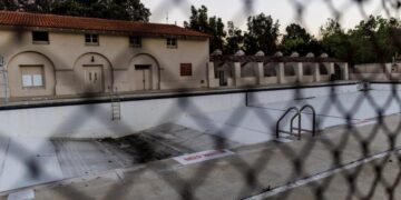 L.A. aims to rebuild Griffith Park’s historic pool for $40 million by 2029