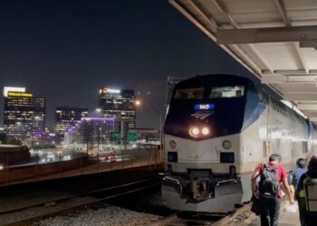 Midnight train from Georgia in a time of shutdown: A view of America from the tracks as airports struggle