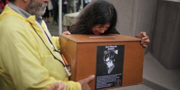 50 years after Argentina’s bloody coup, families still search for and bury the disappeared