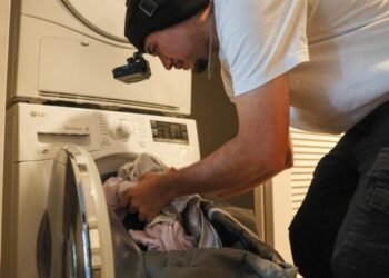 Why hundreds of people in L.A. are strapping cameras on their bodies to do chores