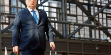 Hungary will cut natural gas supplies to Ukraine until Russian oil deliveries resume