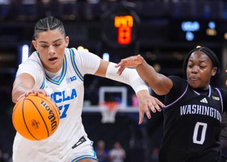 UCLA brushes off slow start, rolls past Washington and extends 23-game win streak