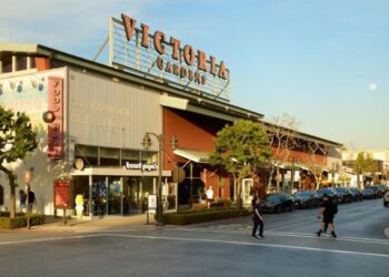 Luxury outdoor mall Victoria Gardens sold for more than $500 million
