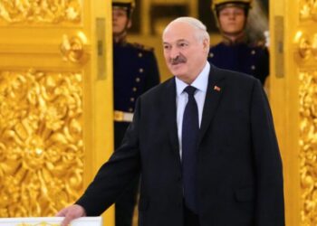 Belarus leader pardons 18 prisoners in an effort to improve ties with U.S.
